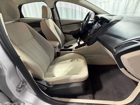 Used 2017 Ford Focus SE FWD image 14