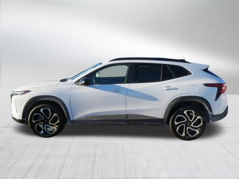 Used 2024 Chevrolet Trax RS w/ Sunroof Package image 4