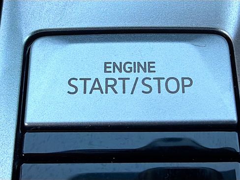 Used 2025 Volkswagen Atlas SEL image 37