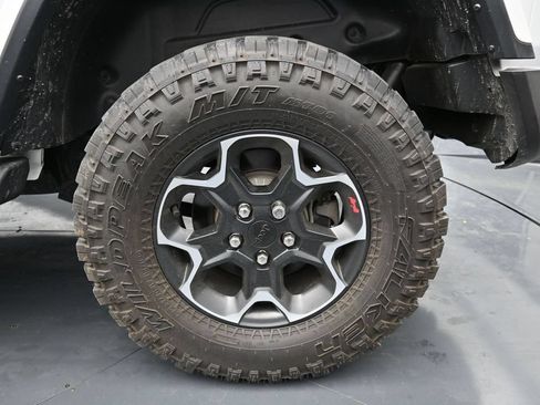Used 2023 Jeep Wrangler Unlimited Rubicon w/ Cold Weather Group AWD/4WD image 14