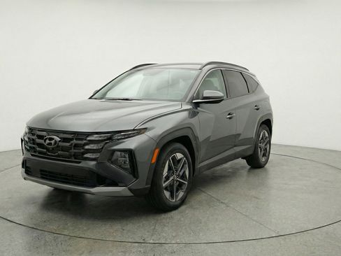 Used 2025 Hyundai Tucson SEL FWD image 3