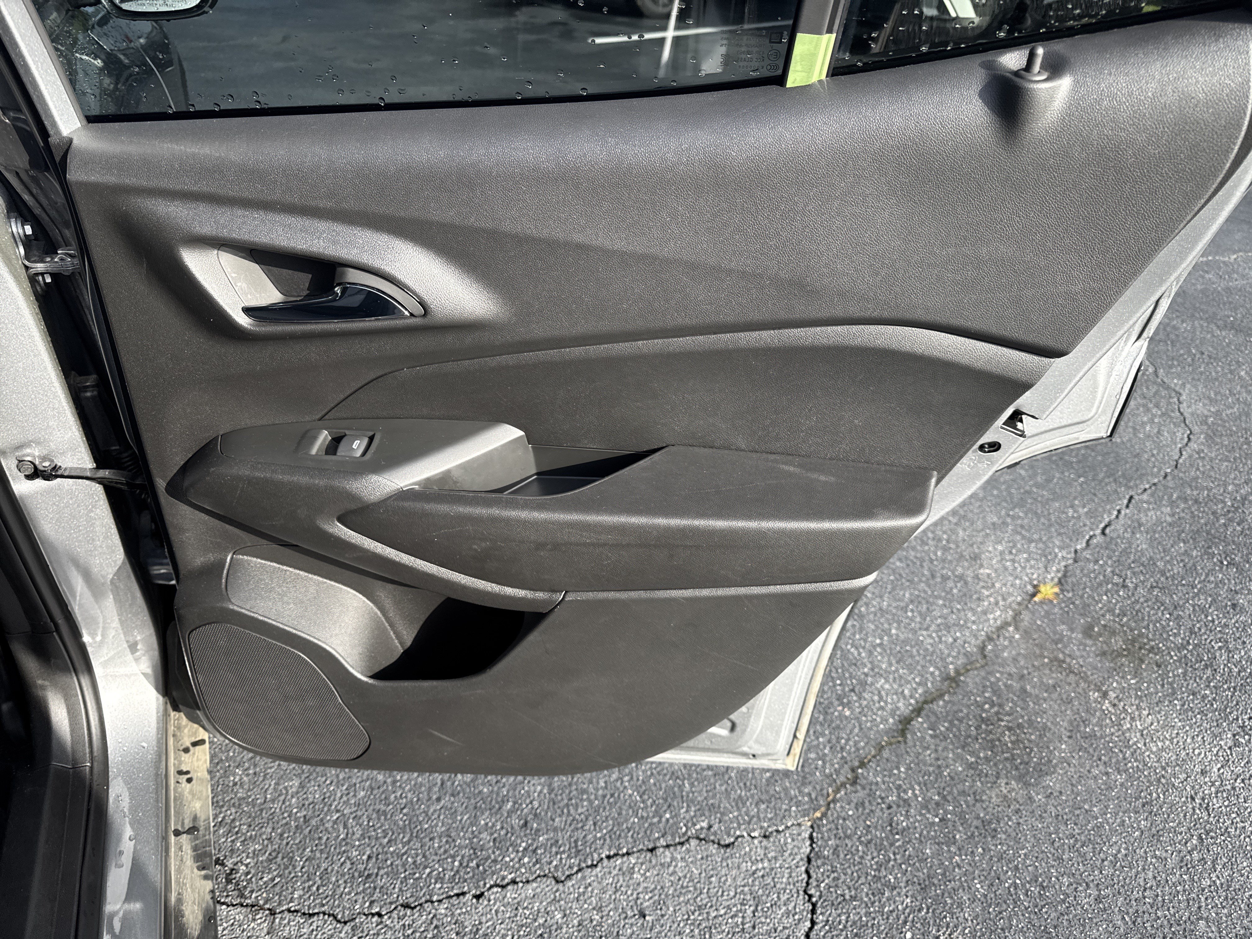 Used 2026 Chevrolet Trax LS FWD image 32