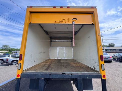 Used 2016 Chevrolet Express 3500 RWD image 5