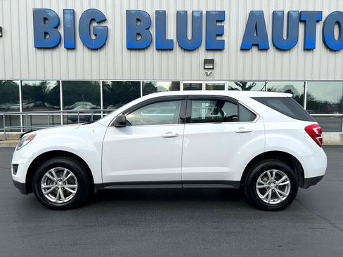 Used 2017 Chevrolet Equinox LS image 2