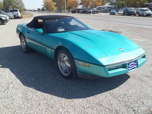 Used 1990 Chevrolet Corvette Convertible RWD image 8