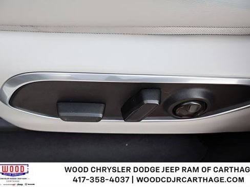 Used 2025 Jeep Wagoneer 4WD image 15