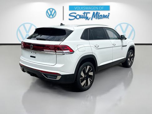 Certified 2024 Volkswagen Atlas Cross Sport SE FWD image 7