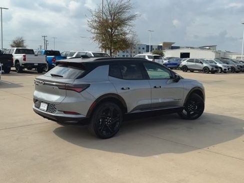 New 2026 Chevrolet Equinox EV RS image 8