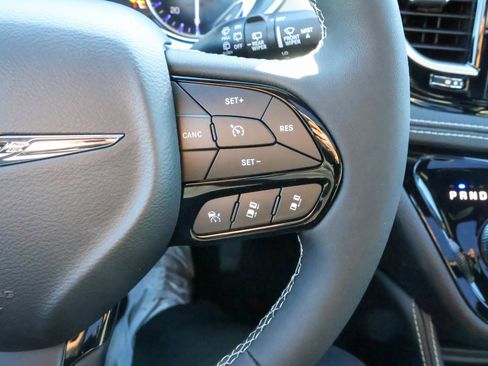 New 2026 Chrysler Pacifica Limited w/ S Appearance Package AWD/4WD image 29