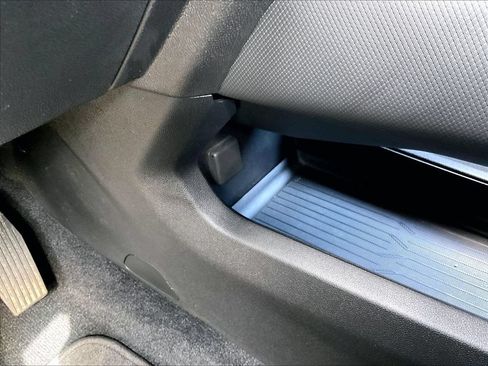 Used 2024 Chevrolet Equinox EV RS FWD image 26
