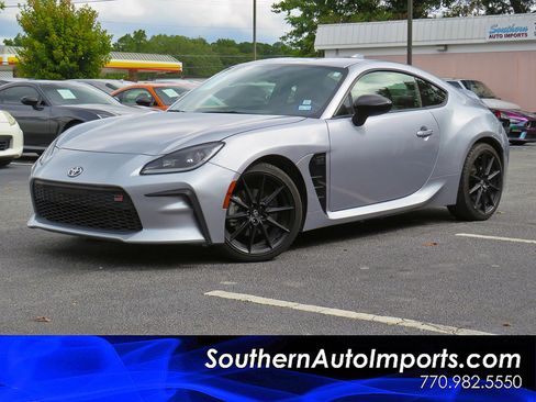 Used 2024 Toyota GR86 Premium image 1