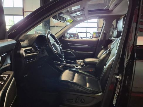 Used 2020 Kia Telluride S AWD/4WD image 19