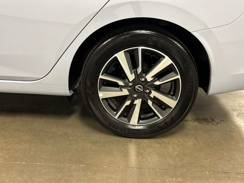 Used 2025 Nissan Versa SV image 14