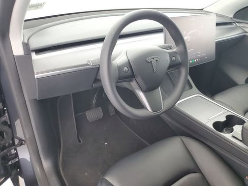 Used 2024 Tesla Model Y 2WD image 17