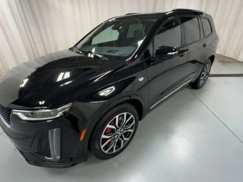 Certified 2025 Cadillac XT6 Sport w/ Platinum Package AWD/4WD image 4
