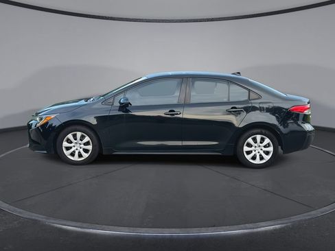 Used 2022 Toyota Corolla LE FWD image 5