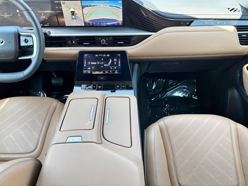 Certified 2025 INFINITI QX80 Luxe AWD/4WD image 14