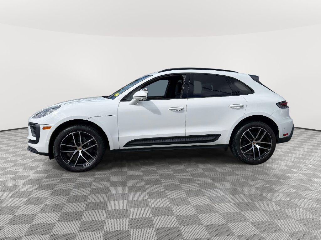 Used 2022 Porsche Macan AWD/4WD image 5