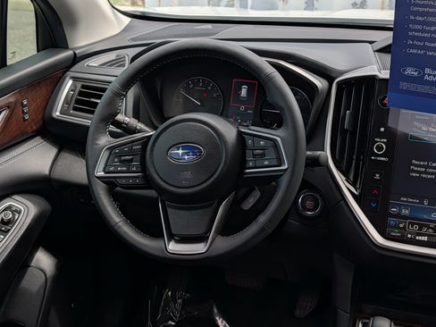 Used 2025 Subaru Ascent Touring AWD/4WD image 19