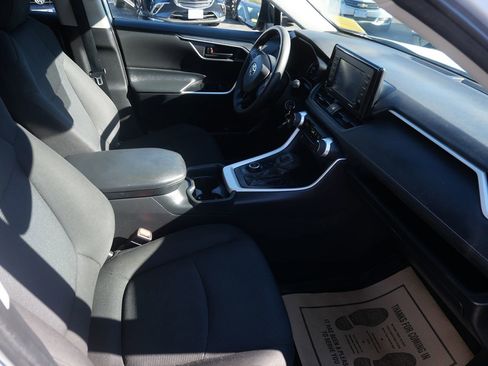 Used 2020 Toyota RAV4 LE image 26