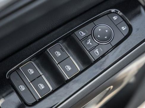 Used 2024 Nissan Pathfinder Platinum w/ Black Appearance Package image 43