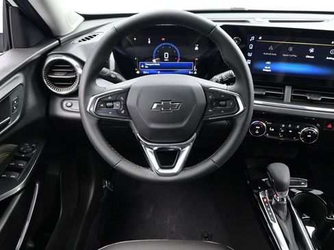 Used 2026 Chevrolet Trax ACTIV FWD image 32