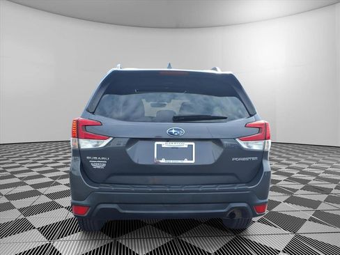 Used 2020 Subaru Forester Premium AWD/4WD image 6