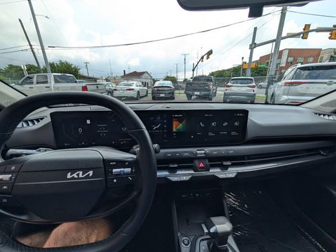 Used 2025 Kia K4 EX FWD image 21