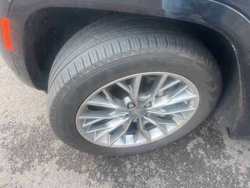 Used 2023 Jeep Grand Cherokee Summit image 10