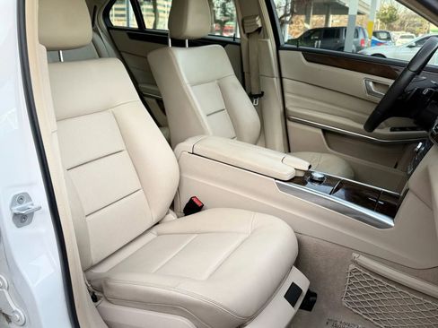 Used 2014 Mercedes-Benz E 350 4MATIC Sedan image 38