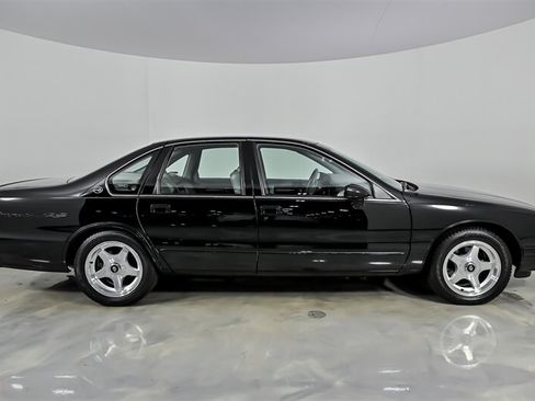 Used 1996 Chevrolet Impala SS RWD image 11