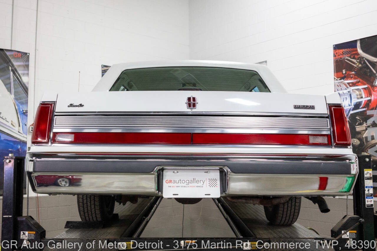 Used 1989 Lincoln Town Car Signature RWD image 20