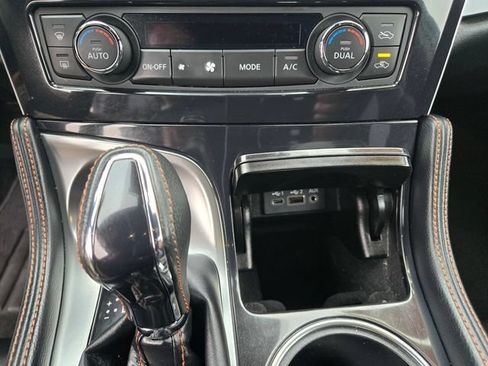 Used 2023 Nissan Maxima SR w/ Sport Mat Group FWD image 17