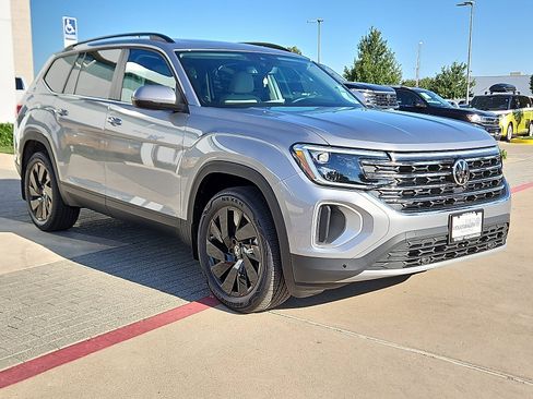 New 2026 Volkswagen Atlas SE image 4