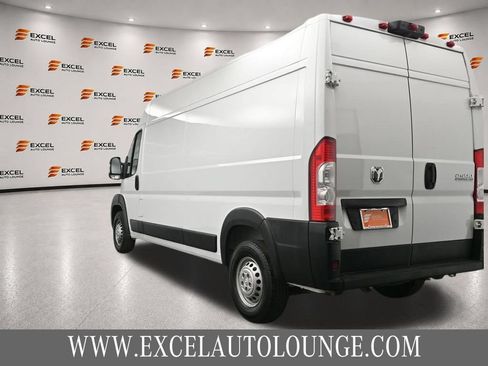 Used 2025 RAM ProMaster 2500 w/ Convenience Group FWD image 3