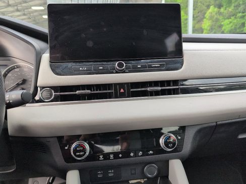 Used 2025 Mitsubishi Outlander SE FWD image 9