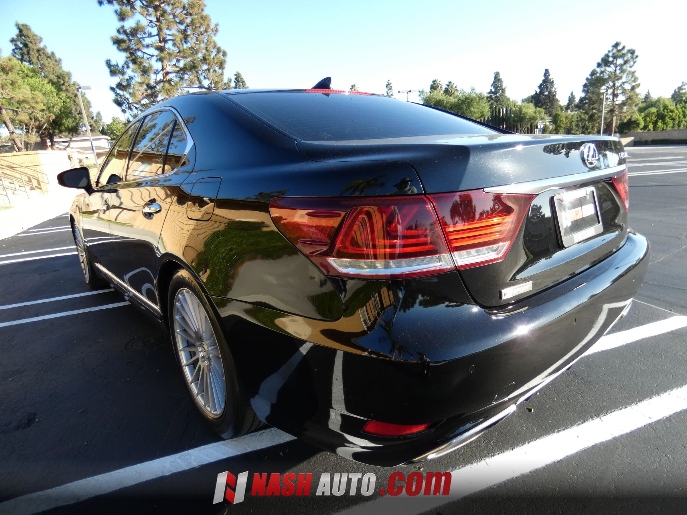 Used 2014 Lexus LS 460 w/ F Sport Package RWD image 10