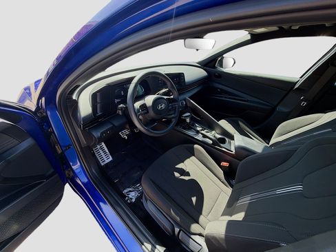 Certified 2025 Hyundai Elantra Sport FWD image 7