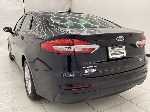 Used 2020 Ford Fusion SE image 8