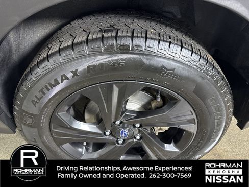 Used 2024 Subaru Crosstrek 2.0i image 5