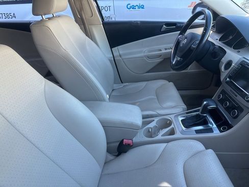 Used 2010 Volkswagen Passat Komfort image 3