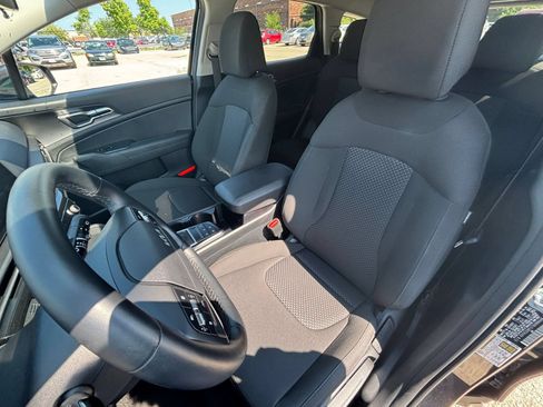 Used 2026 Kia Sportage LX FWD image 36