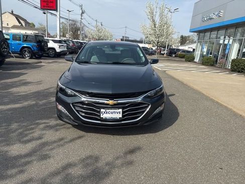 Used 2019 Chevrolet Malibu LT w/ Driver Confidence Package FWD image 3