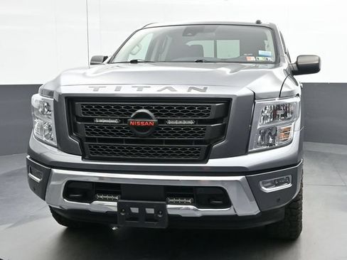 Used 2021 Nissan Titan SV w/ SV Convenience Package AWD/4WD image 3