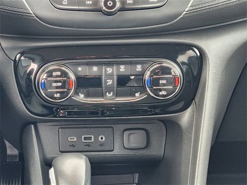 Used 2023 Buick Encore GX Select image 32