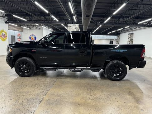 Used 2019 RAM 2500 Big Horn w/ Black Appearance Package AWD/4WD image 4