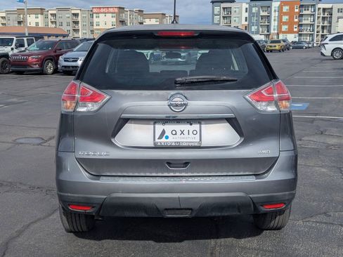 Used 2016 Nissan Rogue S image 6