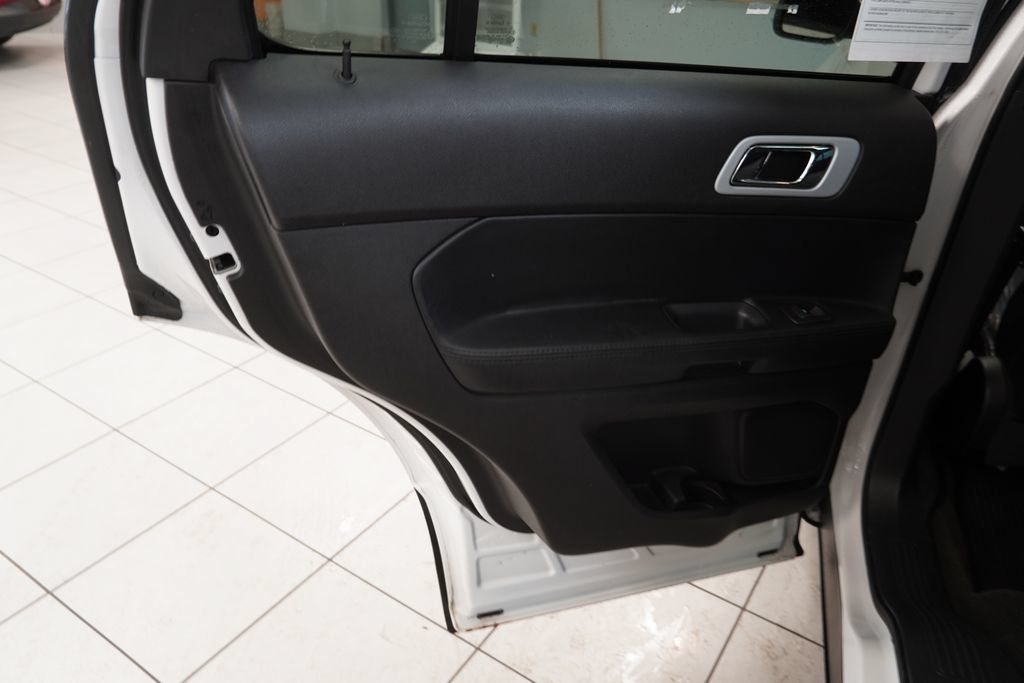 Used 2014 Ford Explorer Limited w/ Equipment Group 302A AWD/4WD image 21