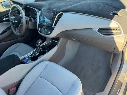 Used 2022 Chevrolet Malibu LT image 13