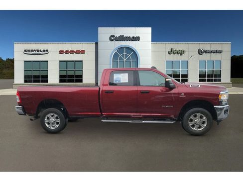 Used 2024 RAM 2500 Big Horn AWD/4WD image 2
